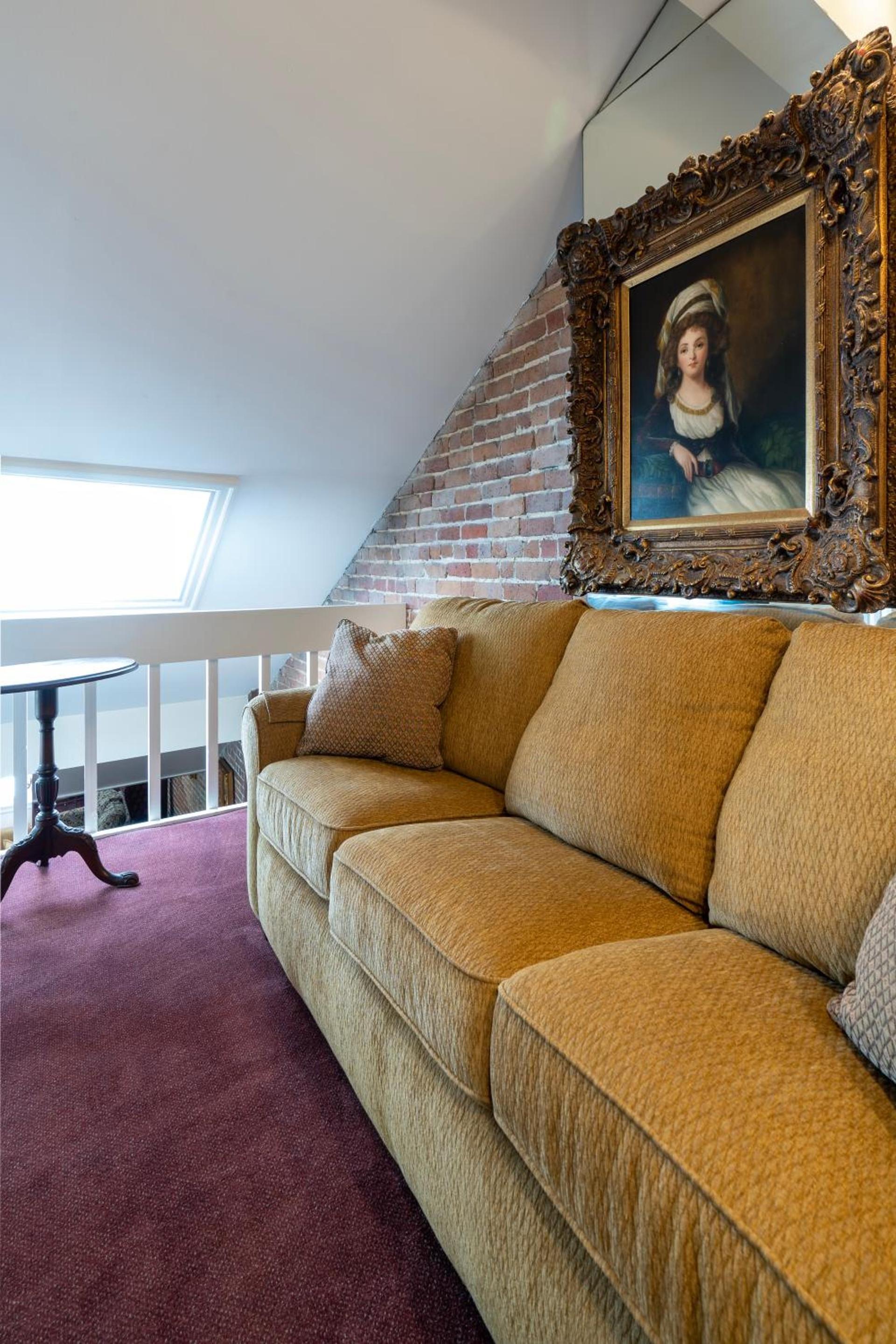 Quarter House Suites photo 25
