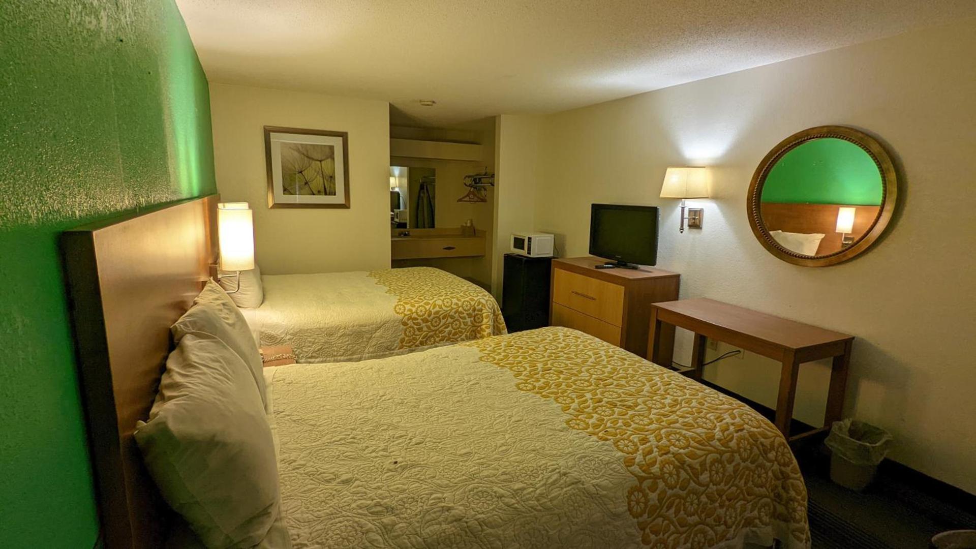Budget Host Inn photo 22