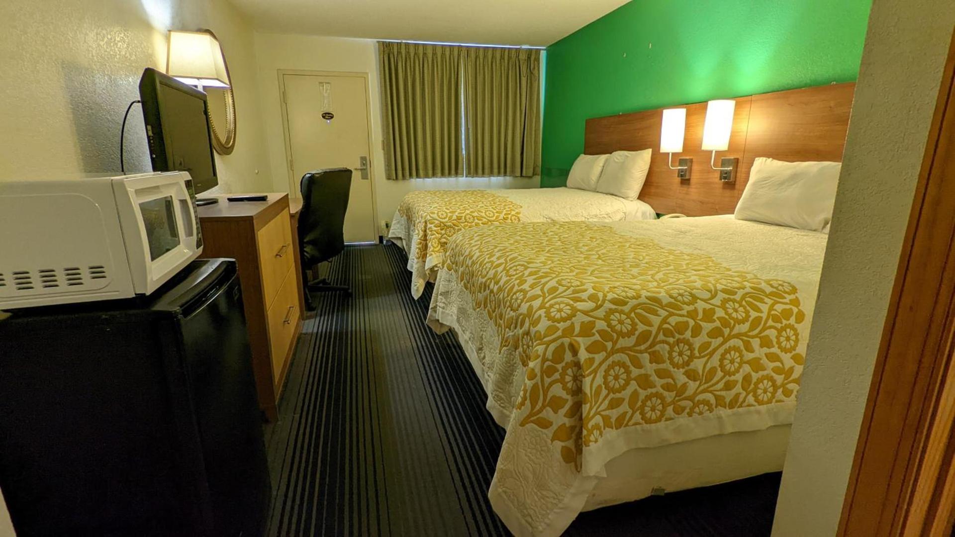 Budget Host Inn photo 21