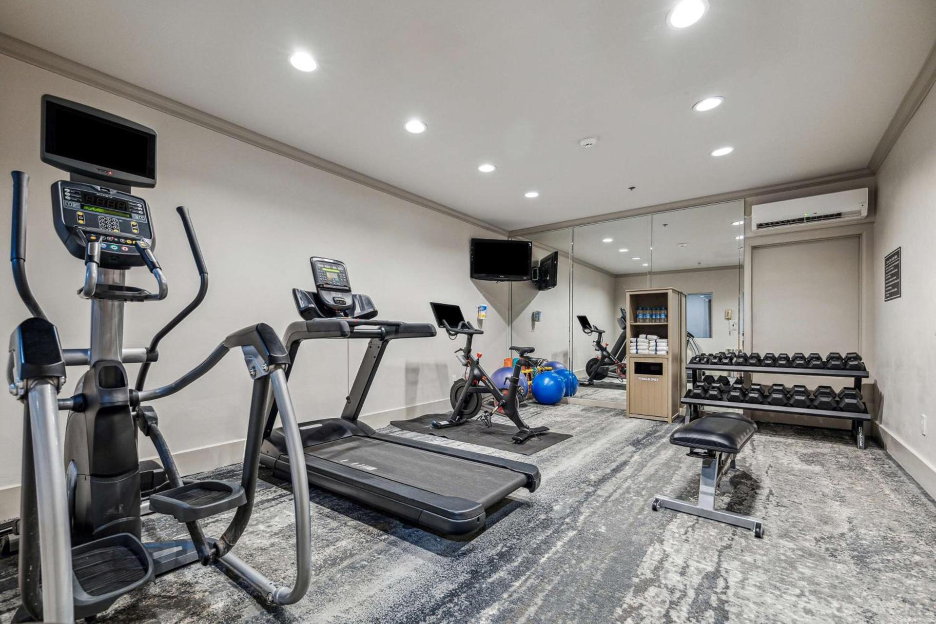 Best Western Plus Downtown Inn & Suites photo 20