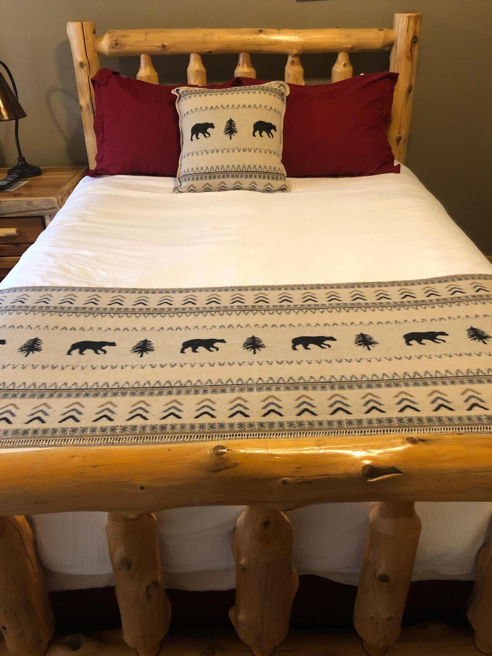 Summit Lake Lodge photo 52