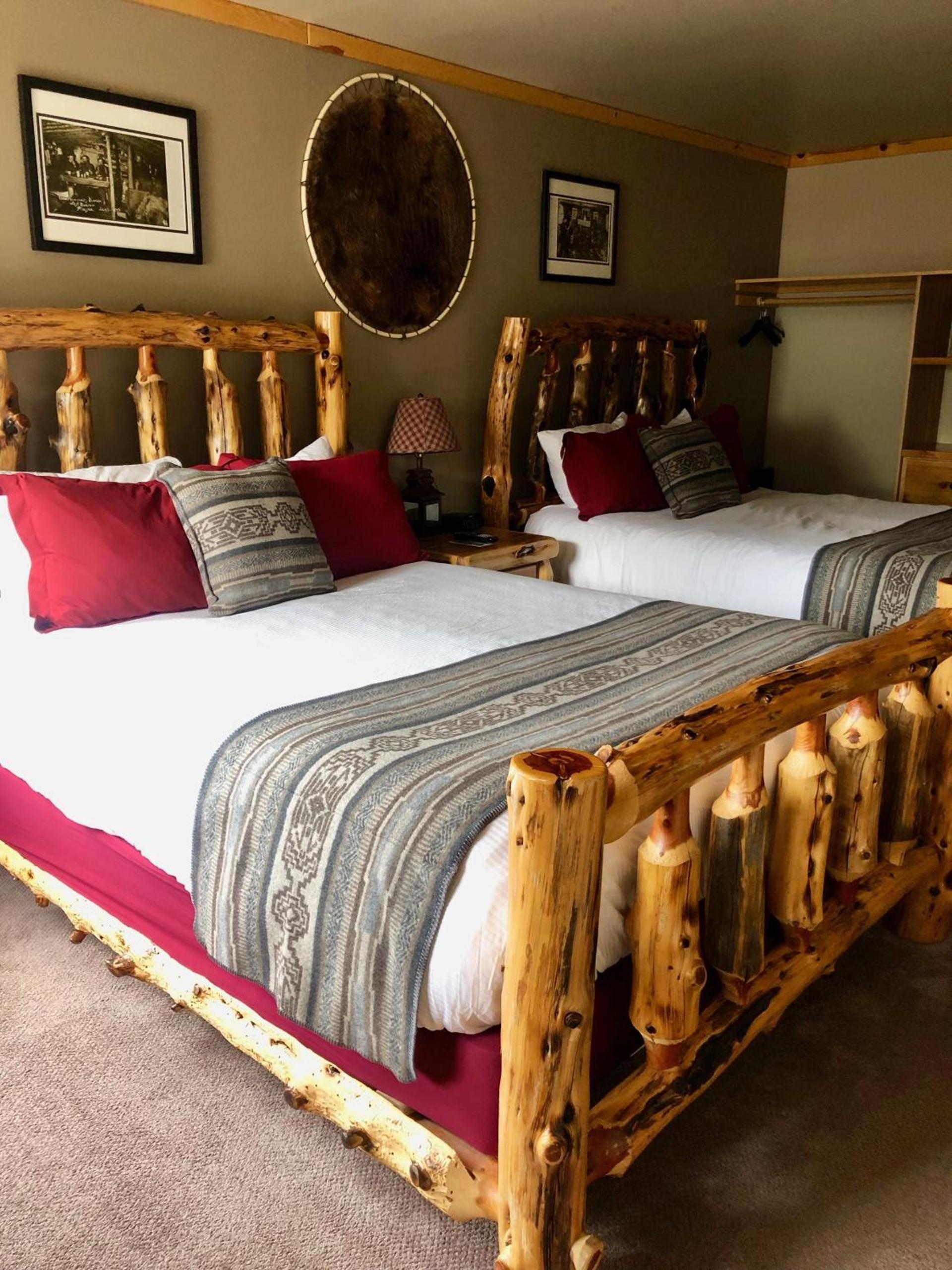 Summit Lake Lodge photo 51