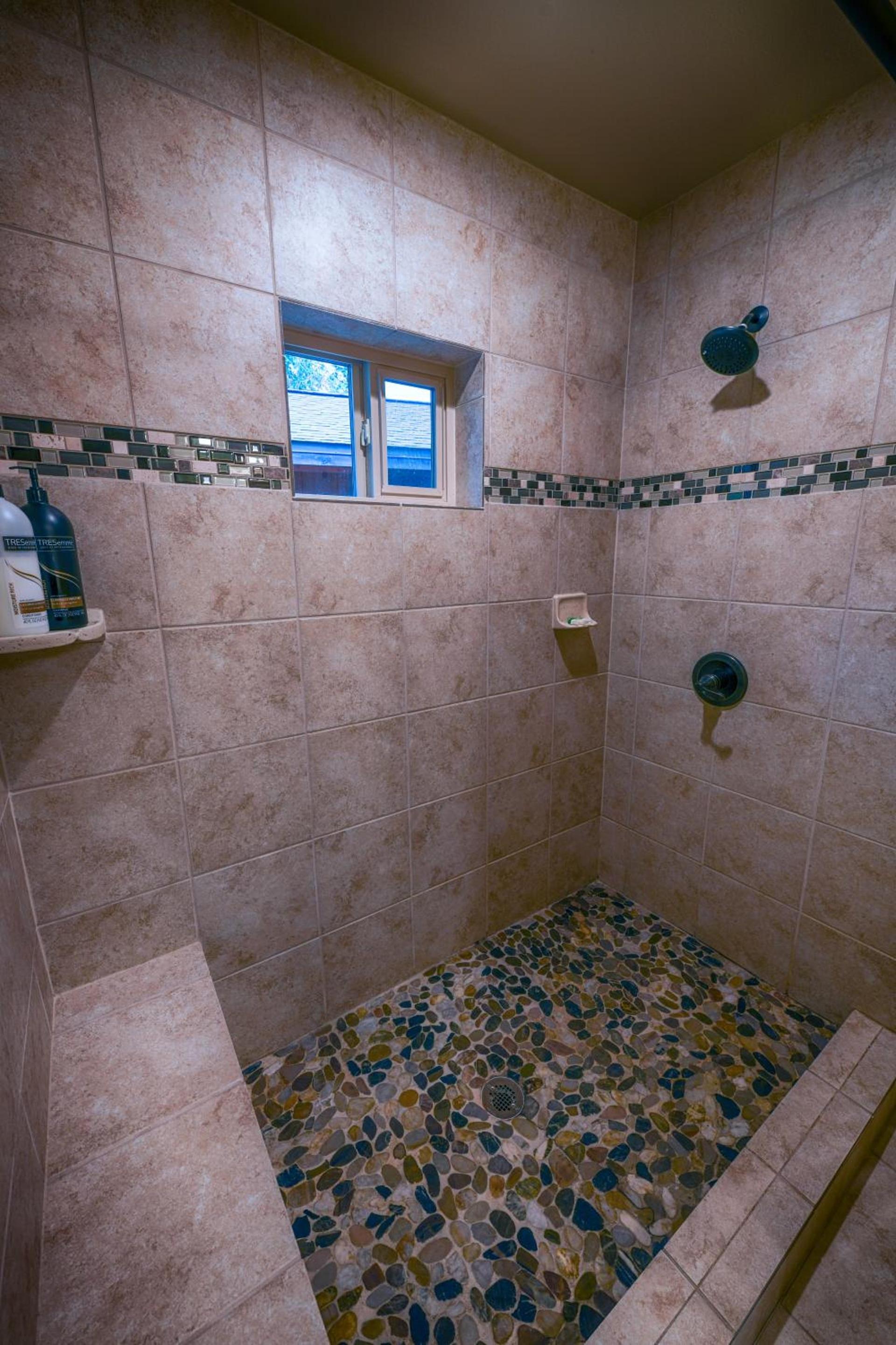 Summit Lake Lodge photo 25