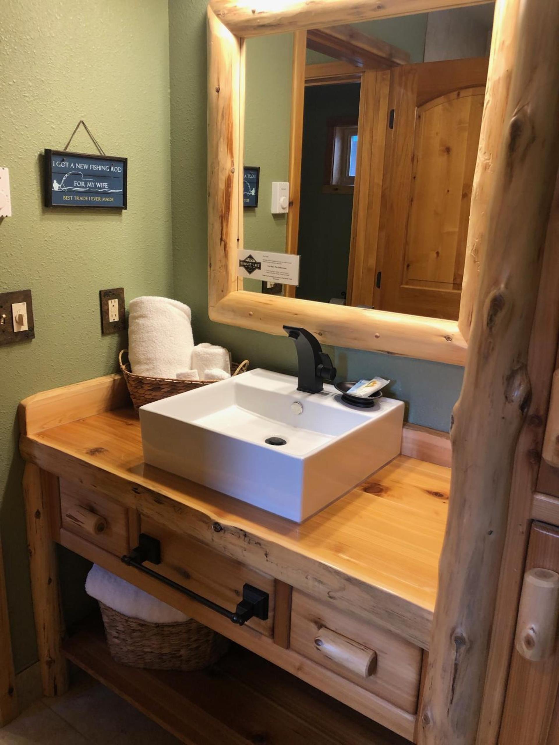 Summit Lake Lodge photo 71