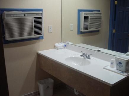 Golden Hill Inn-Danbury photo 14