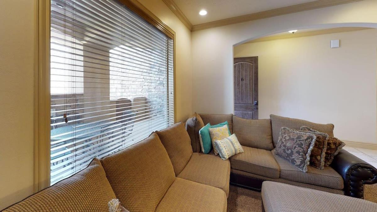 H6 Slick Rock Suite l Ground Floor 2-bedroom Hillside View photo 50