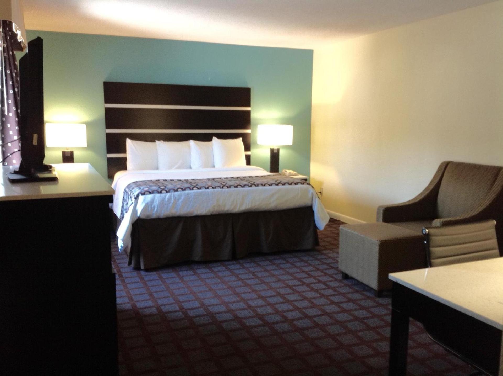 Americas Best Value Inn New London Mystic photo 10