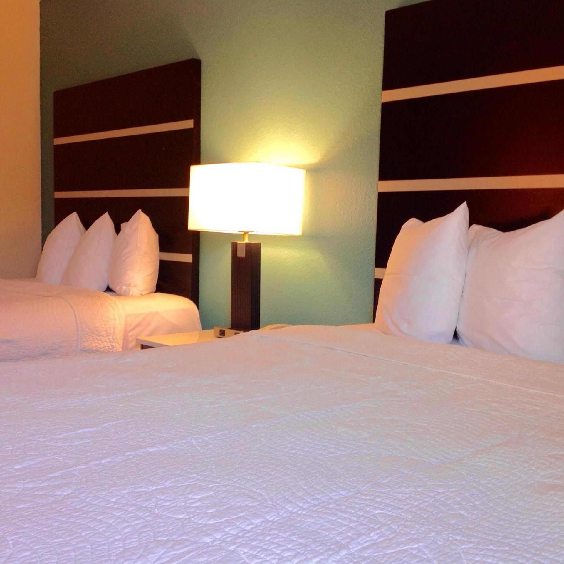 Americas Best Value Inn New London Mystic photo 8