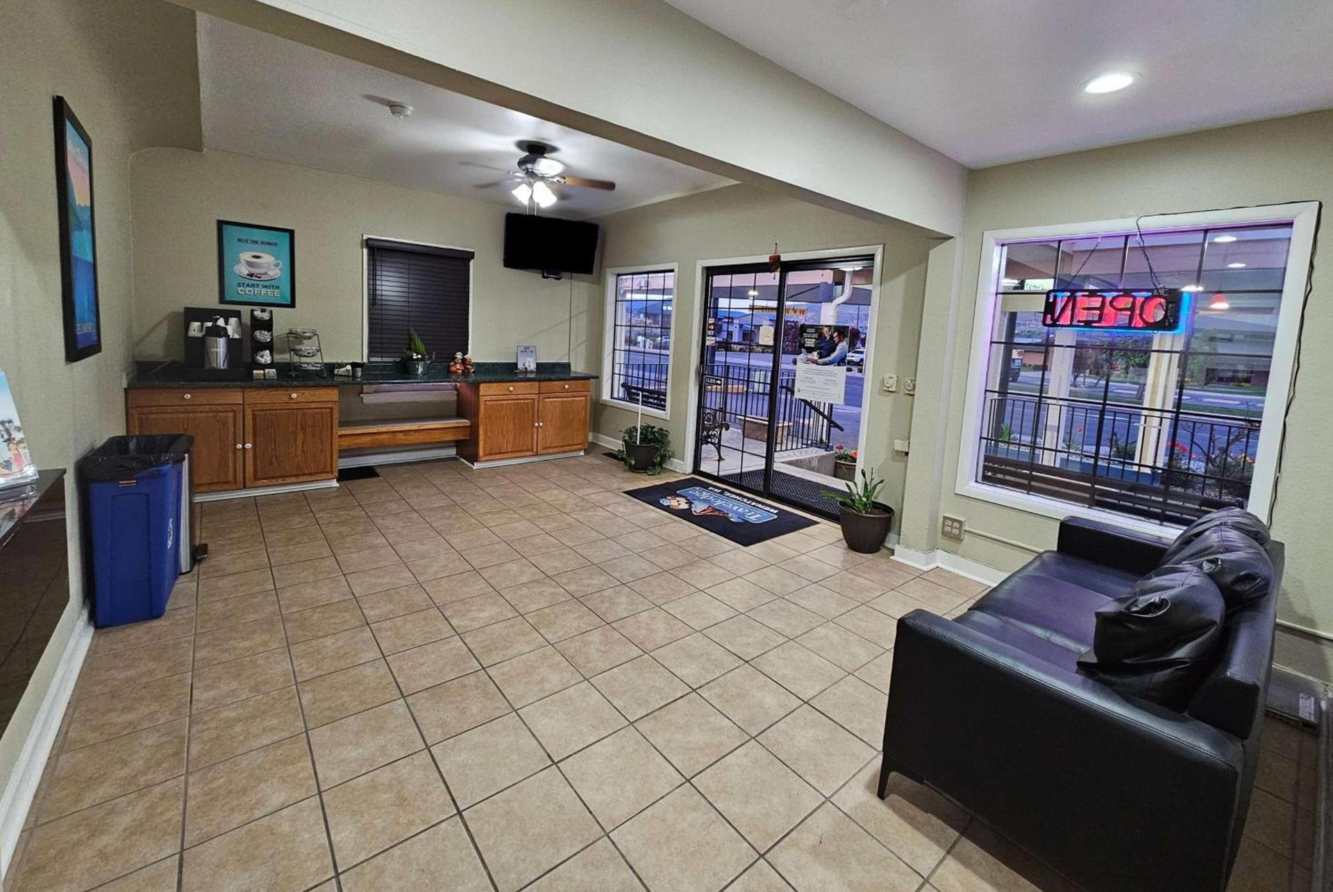 Travelodge by Wyndham Wenatchee photo 7
