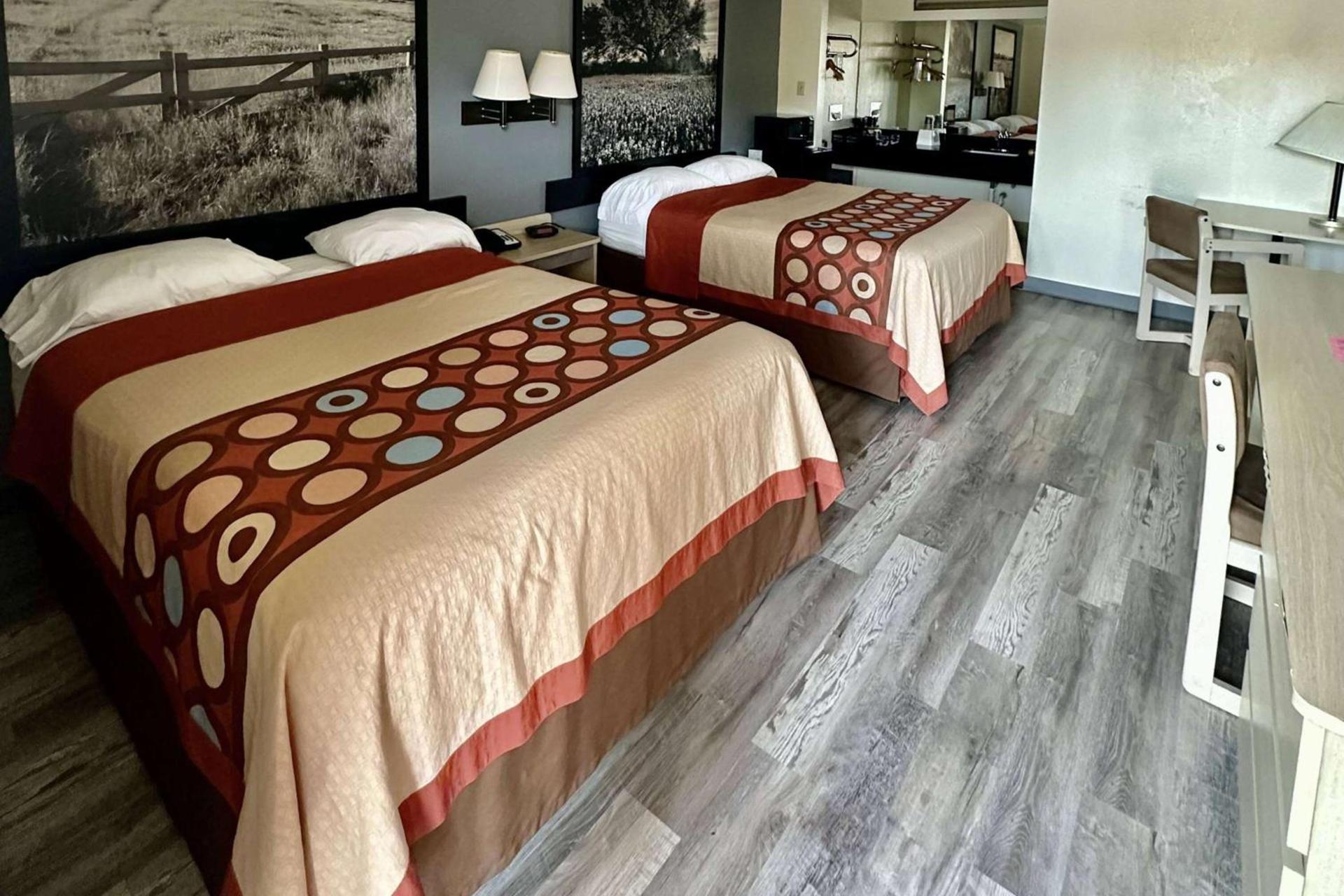 Super 8 by Wyndham Athens TX photo 24
