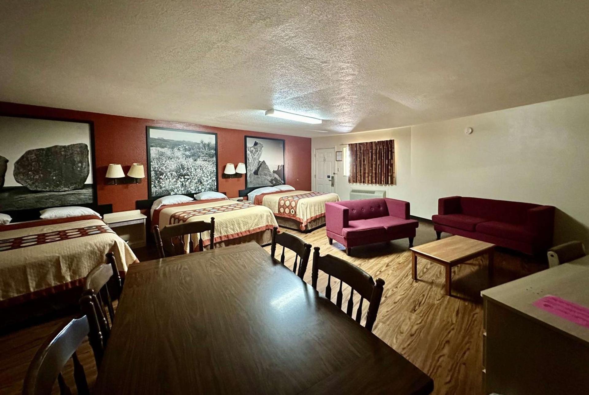 Super 8 by Wyndham Athens TX photo 21