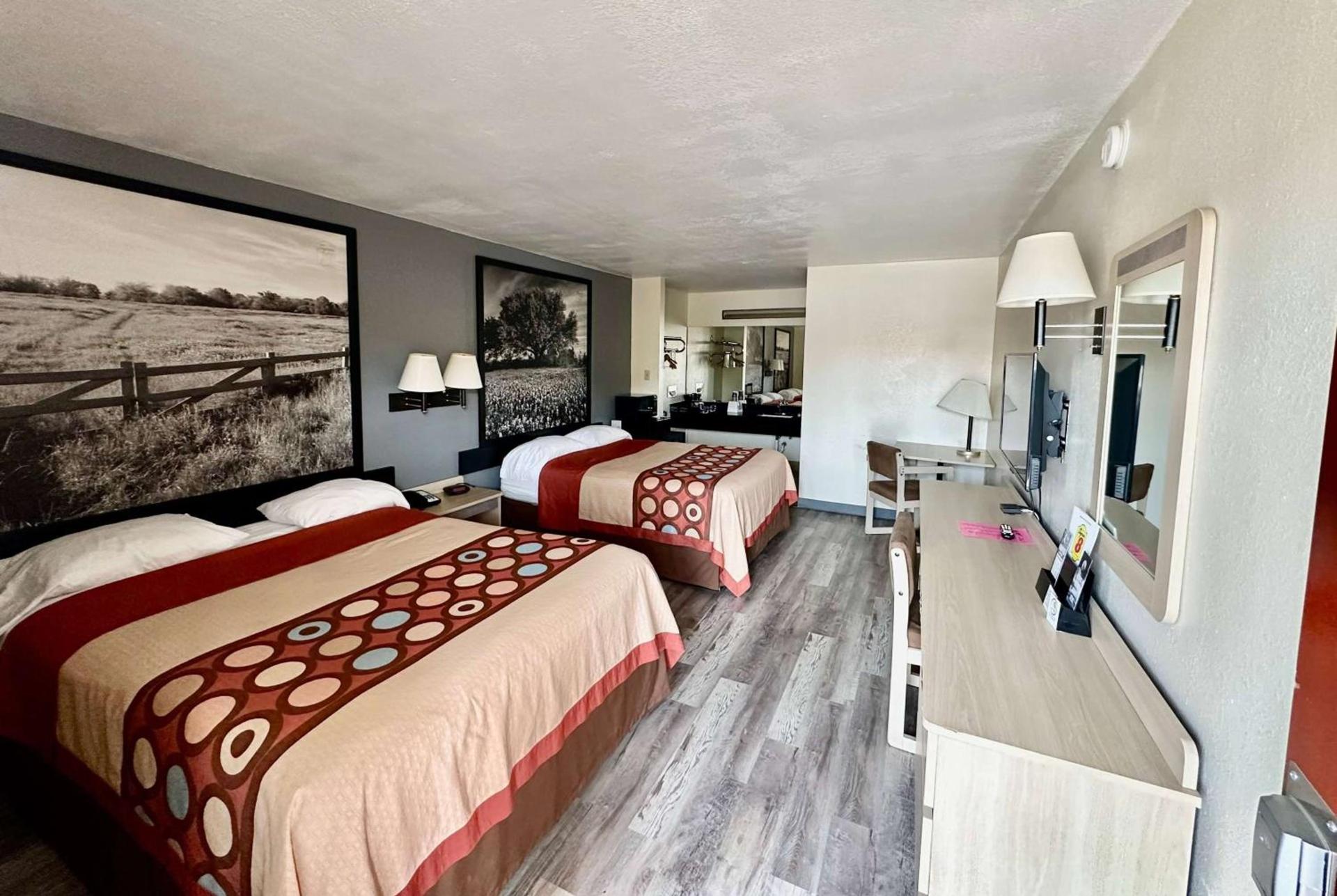 Super 8 by Wyndham Athens TX photo 22