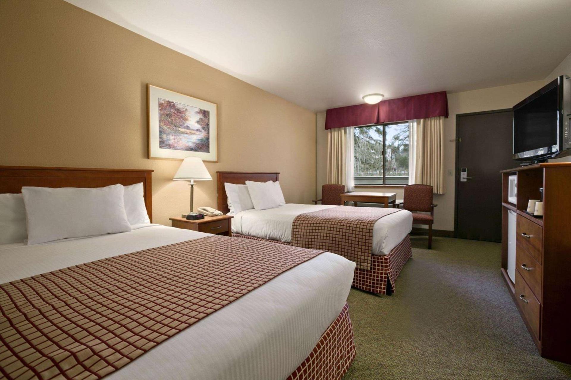 Baymont by Wyndham Seattle/Kirkland WA photo 9
