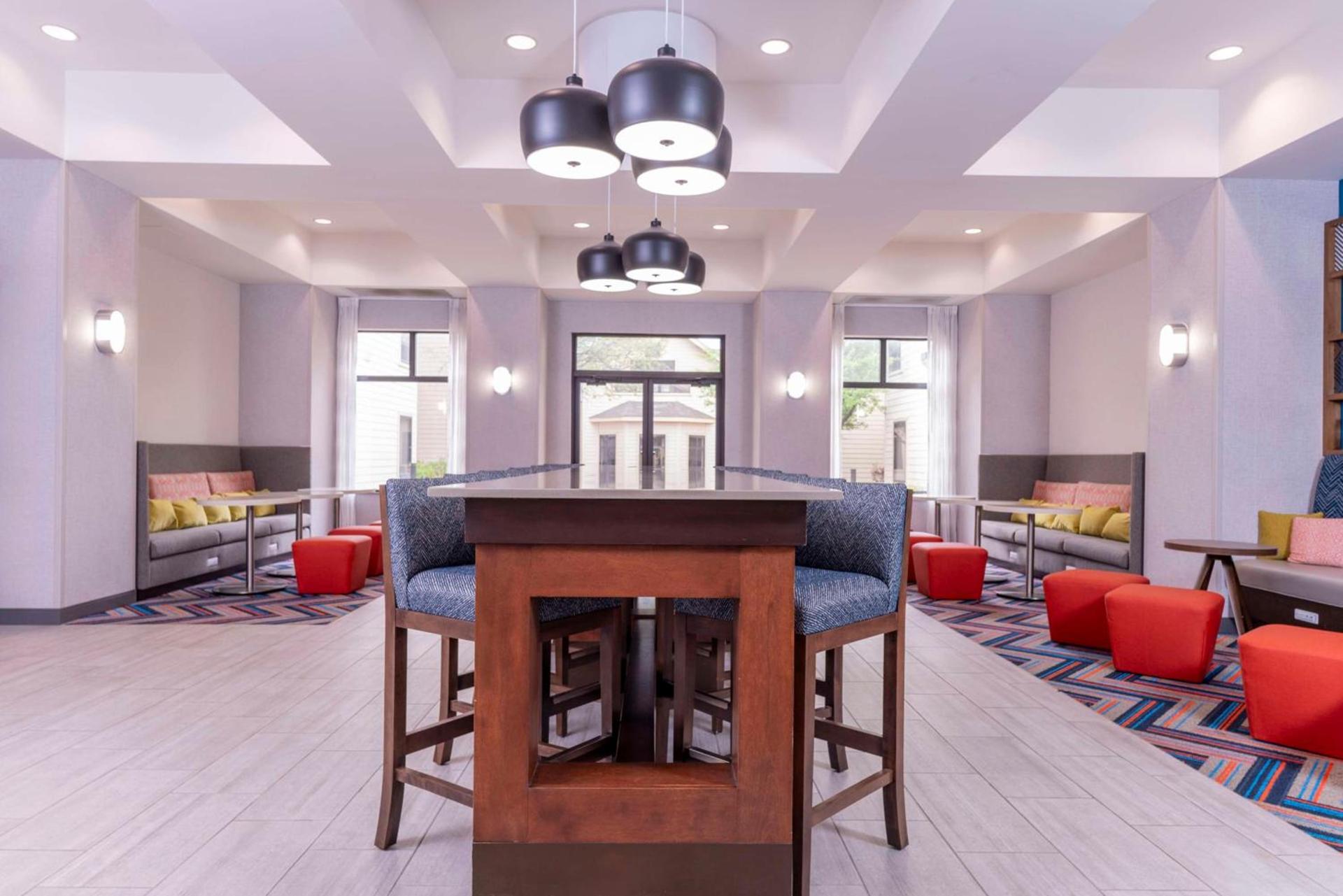 Hampton Inn & Suites St. Louis-Chesterfield photo 33