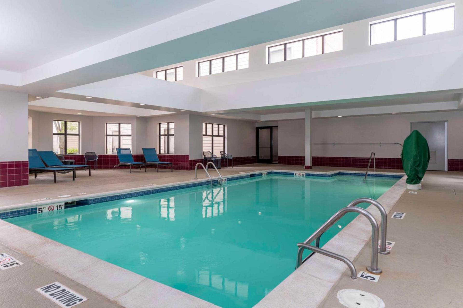 Hampton Inn & Suites St. Louis-Chesterfield photo 66