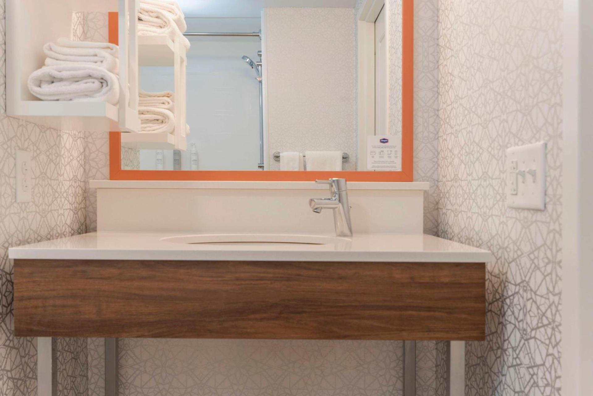 Hampton Inn & Suites St. Louis-Chesterfield photo 52