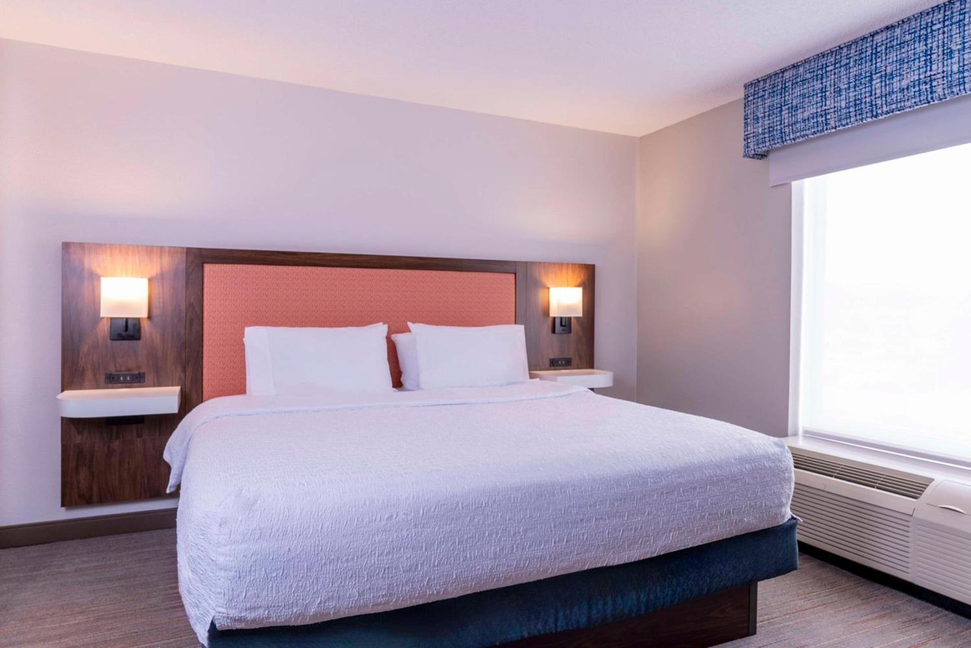Hampton Inn & Suites St. Louis-Chesterfield photo 30