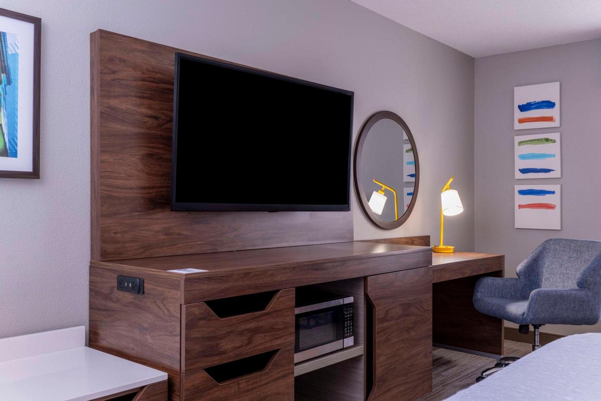 Hampton Inn & Suites St. Louis-Chesterfield photo 49