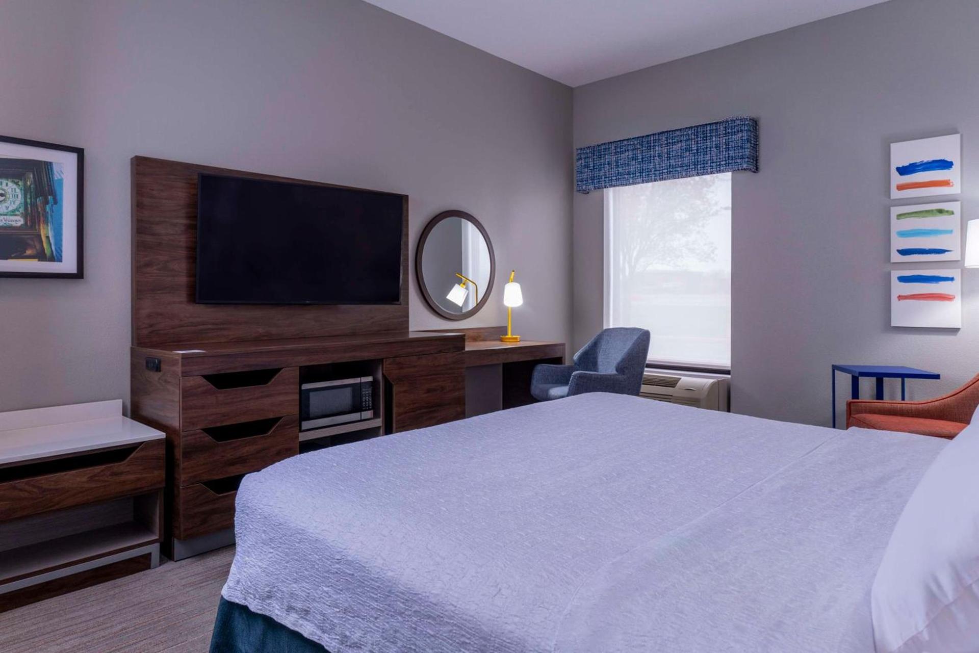 Hampton Inn & Suites St. Louis-Chesterfield photo 13