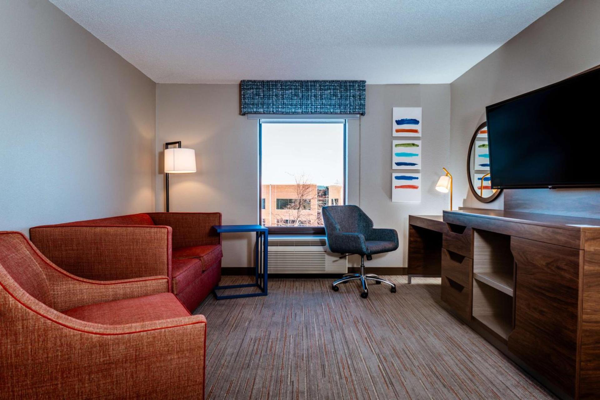 Hampton Inn & Suites St. Louis-Chesterfield photo 21