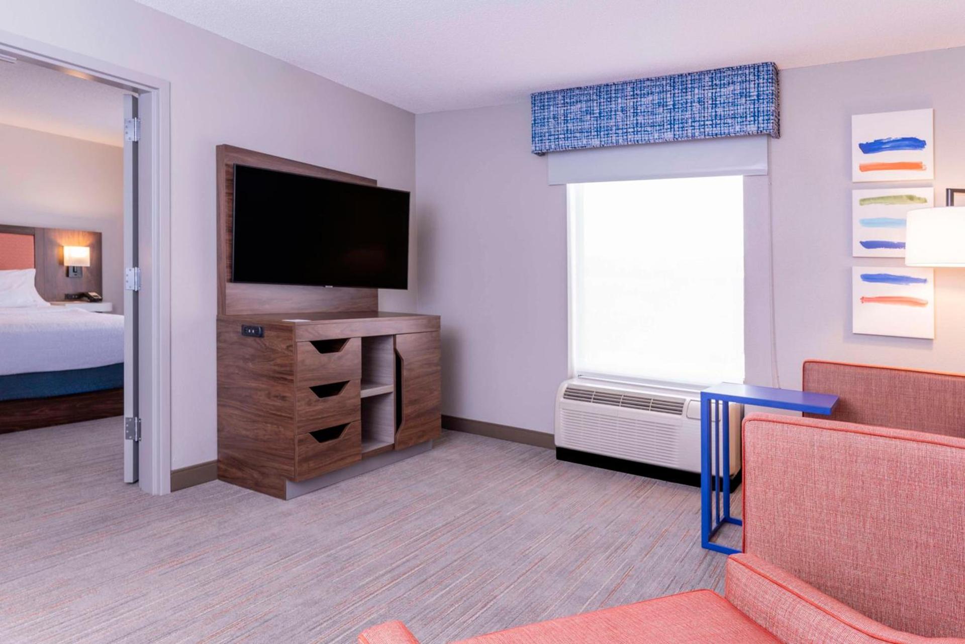 Hampton Inn & Suites St. Louis-Chesterfield photo 38