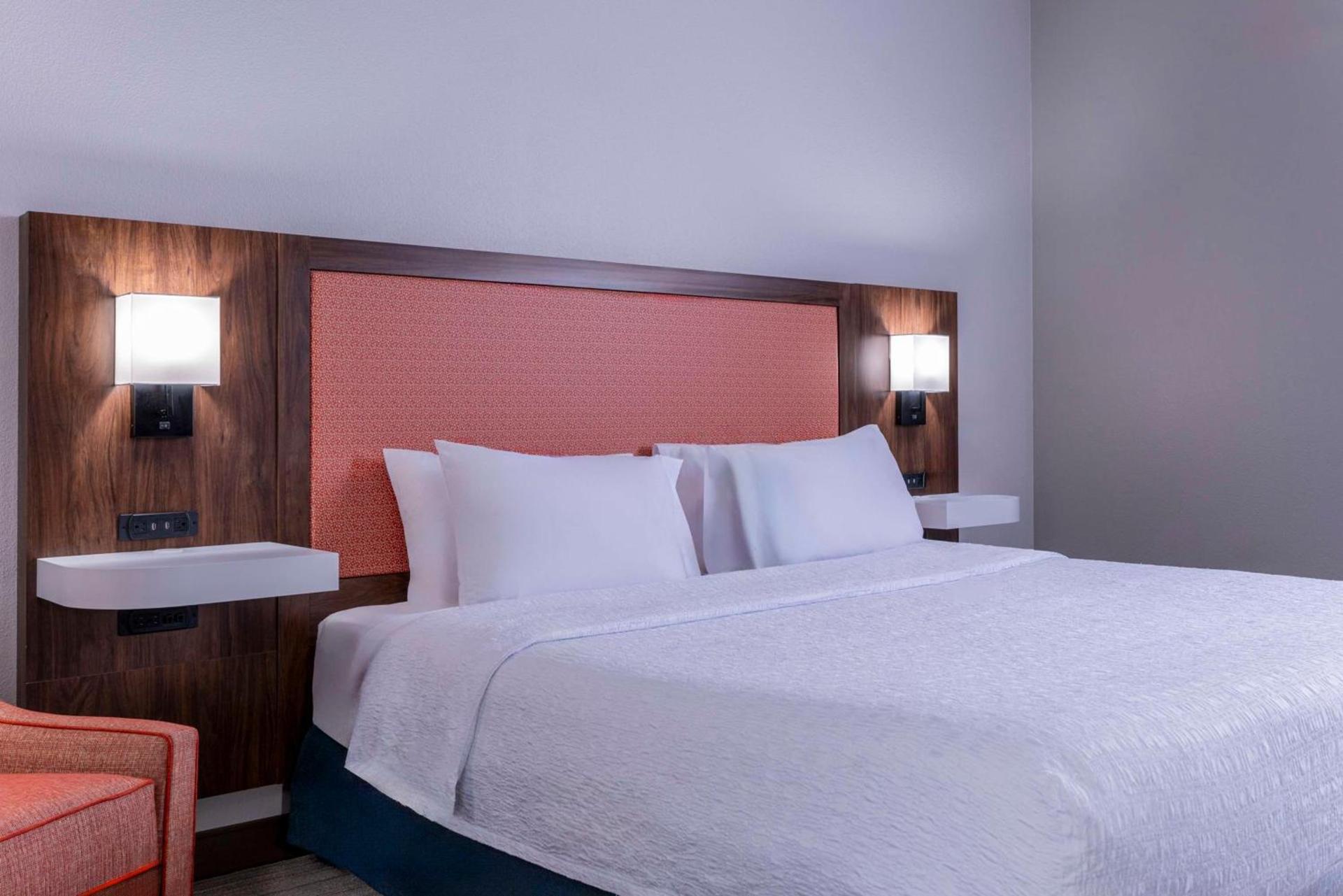 Hampton Inn & Suites St. Louis-Chesterfield photo 24