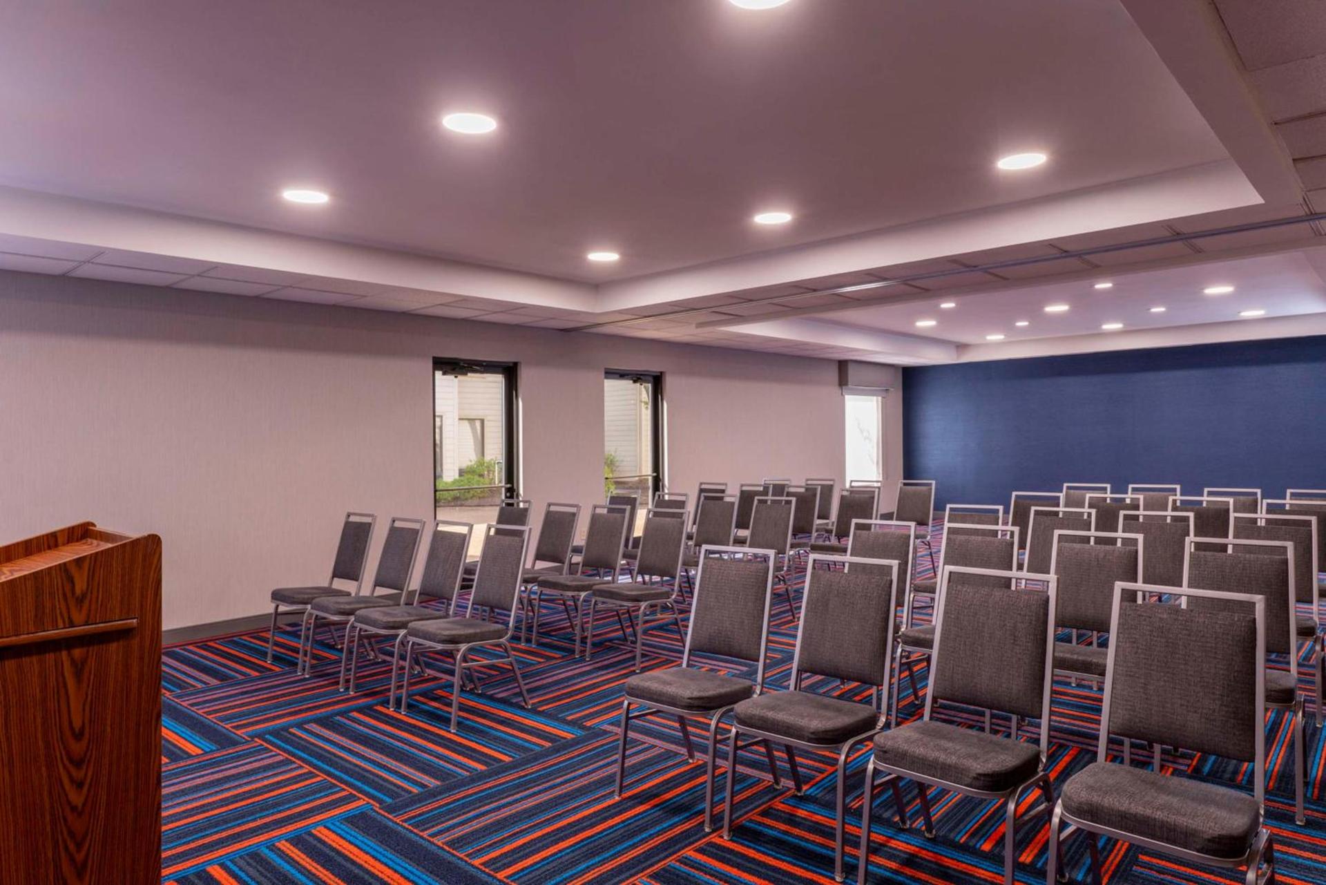 Hampton Inn & Suites St. Louis-Chesterfield photo 54