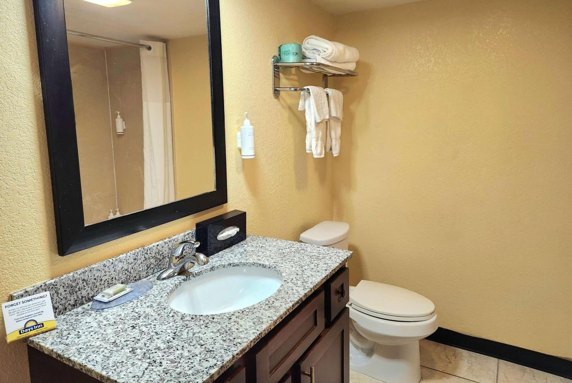 Days Inn by Wyndham New Orleans Pontchartrain photo 23