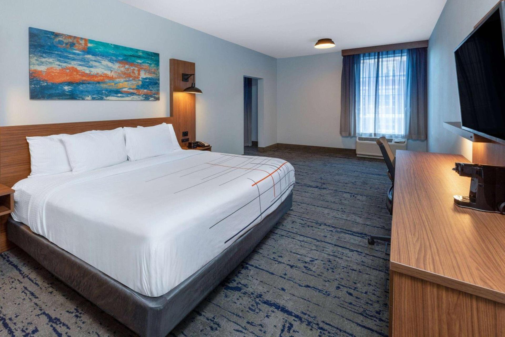 La Quinta Inn & Suites by Wyndham Dallas - Frisco Stadium photo 20
