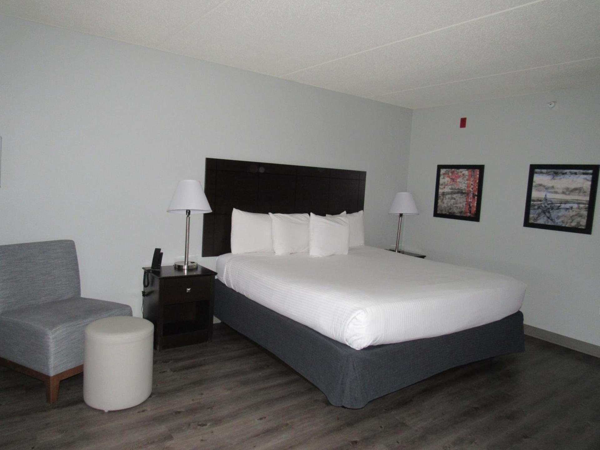 AmericInn by Wyndham Lincoln South photo 17