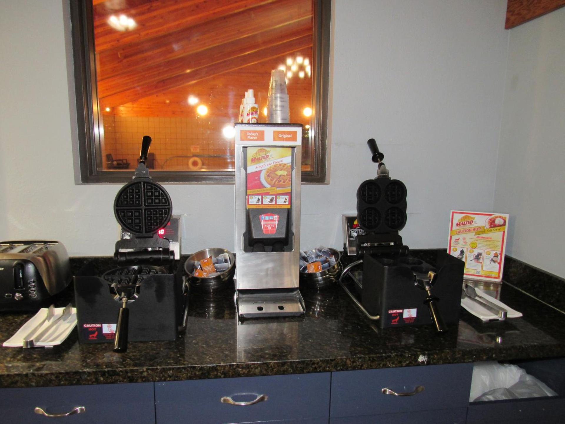 AmericInn by Wyndham Lincoln South photo 37