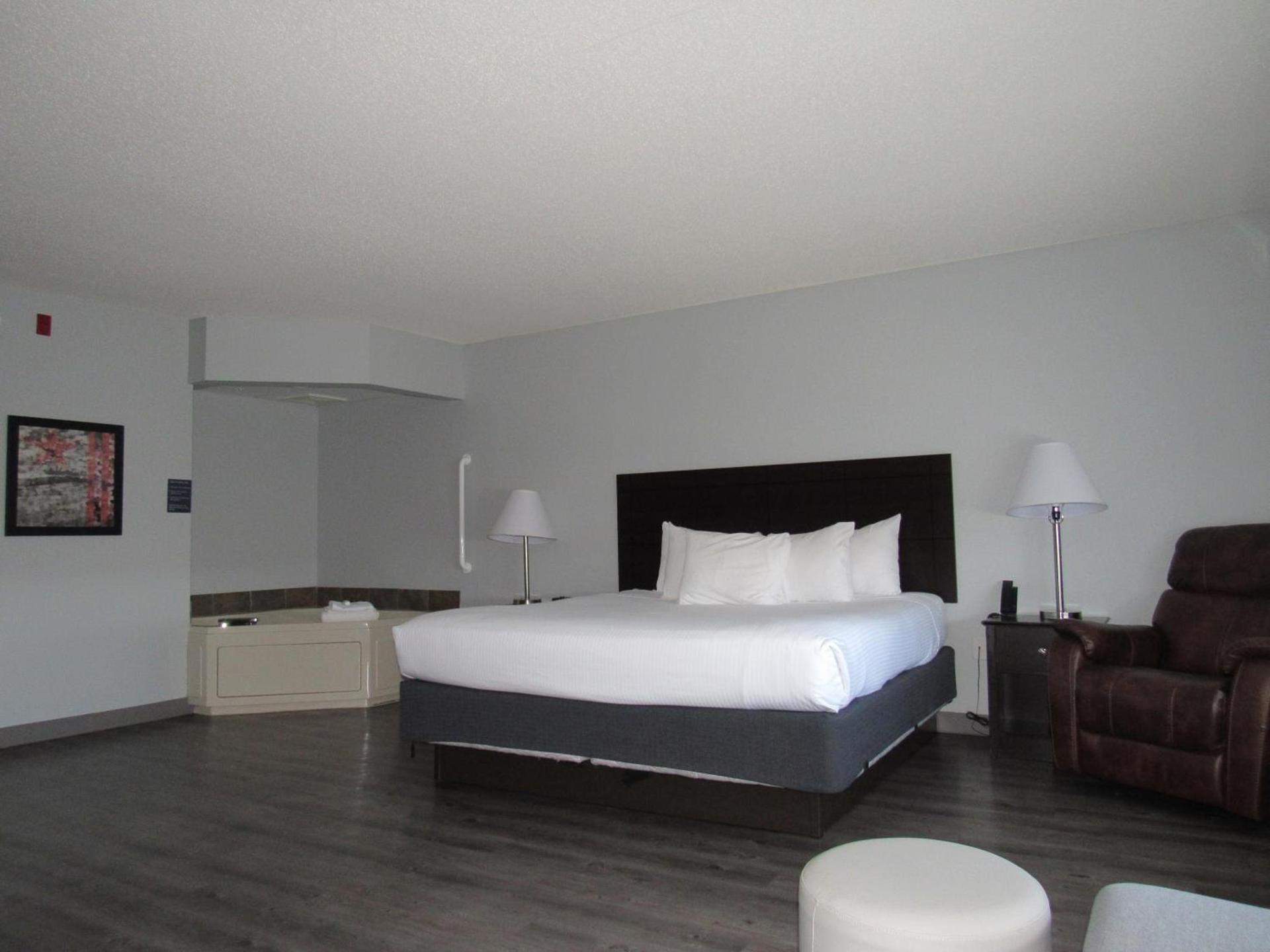 AmericInn by Wyndham Lincoln South photo 35