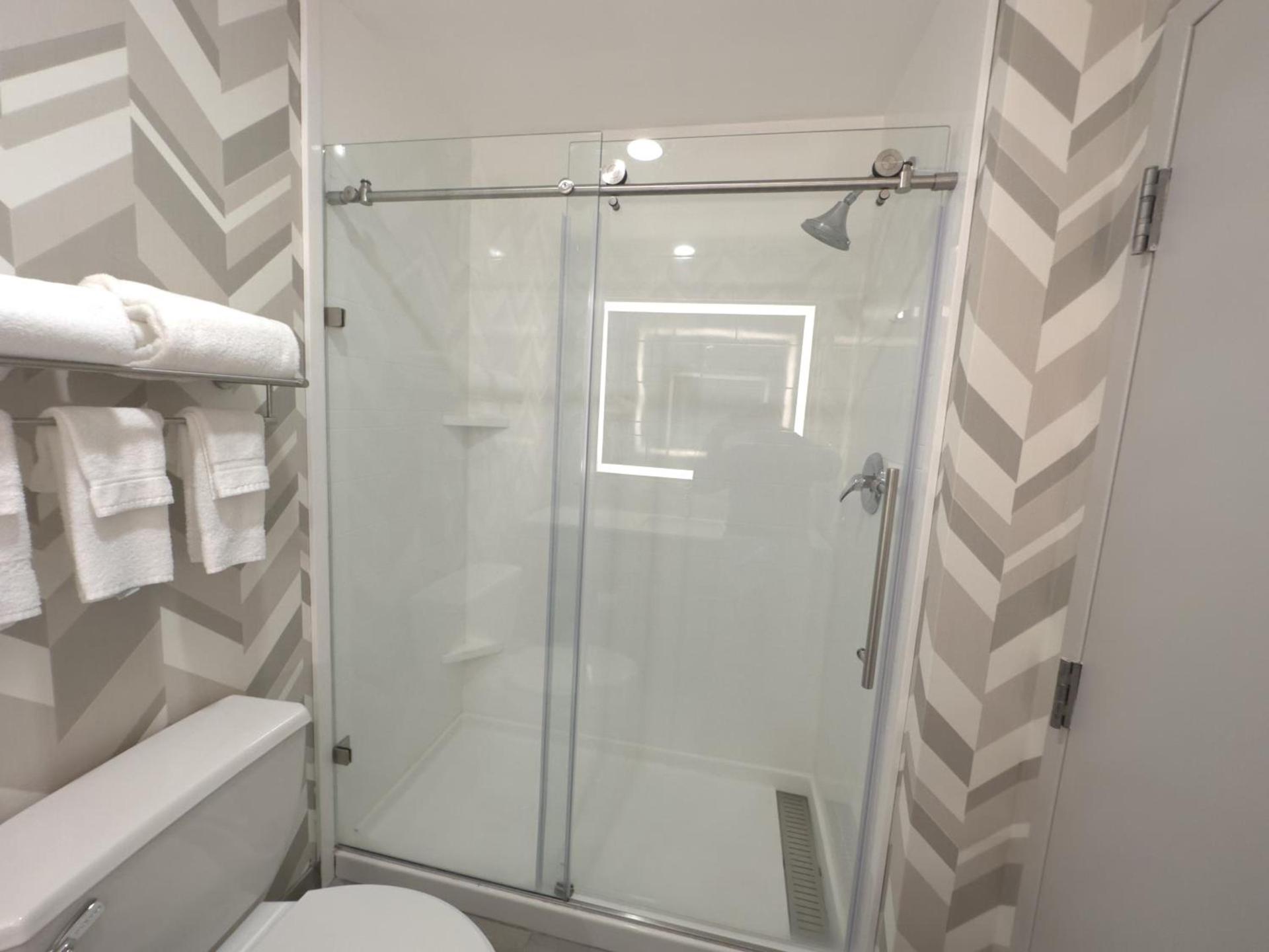 Wingate by Wyndham Waynesboro photo 32