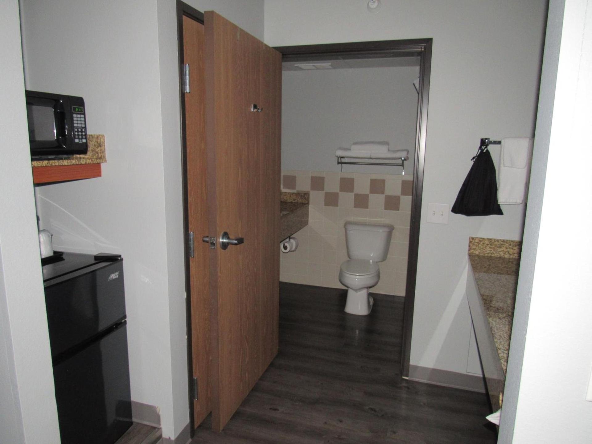 AmericInn by Wyndham Lincoln South photo 50