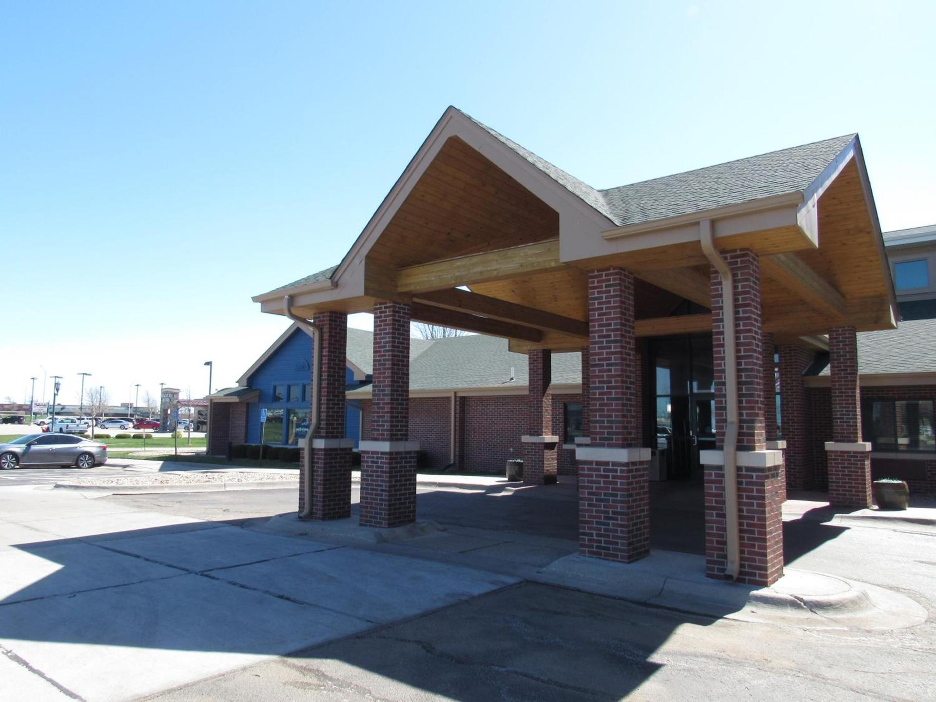 AmericInn by Wyndham Lincoln South photo 60