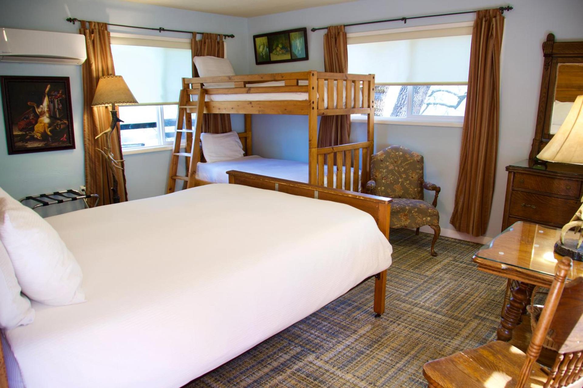 Yosemite Bug Rustic Mountain Resort photo 57