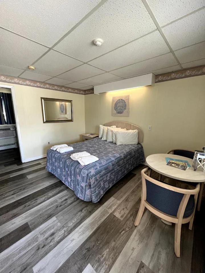 Beau Rivage Motel photo 43