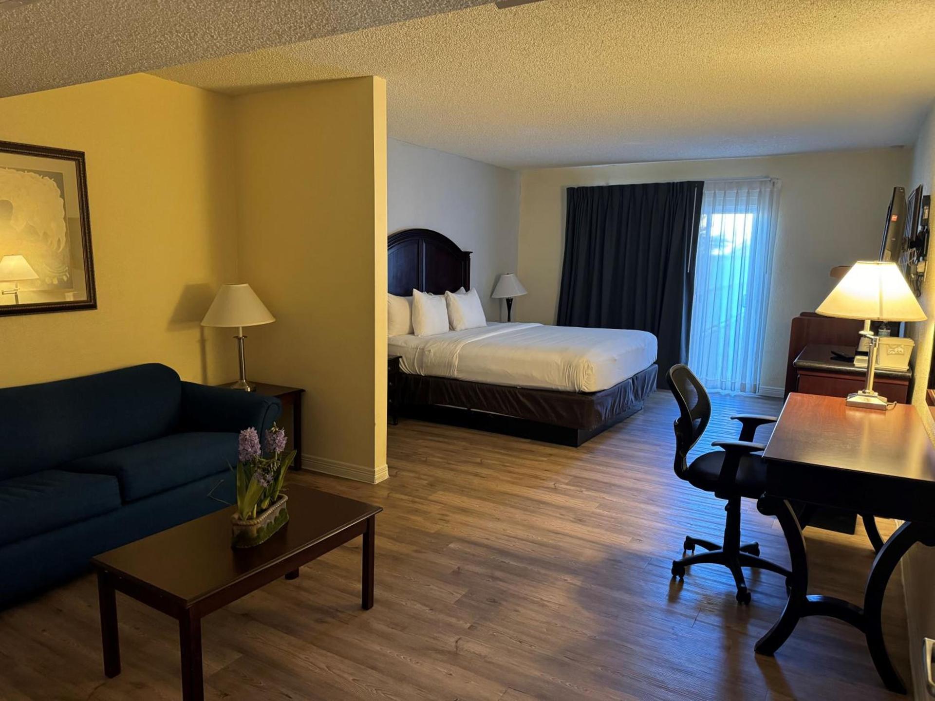 Hotel Americana photo 14