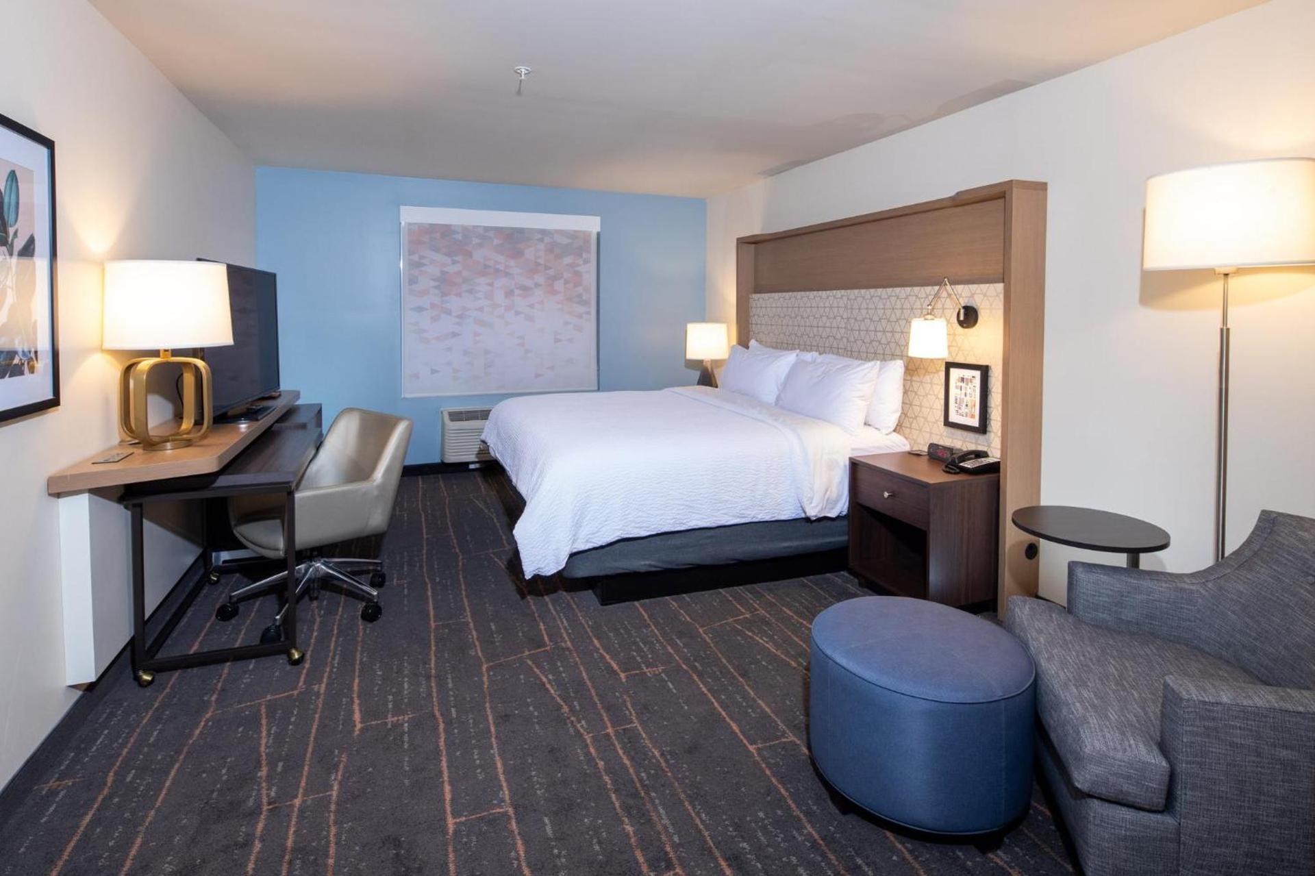 Holiday Inn & Suites Detroit - Troy by IHG photo 86