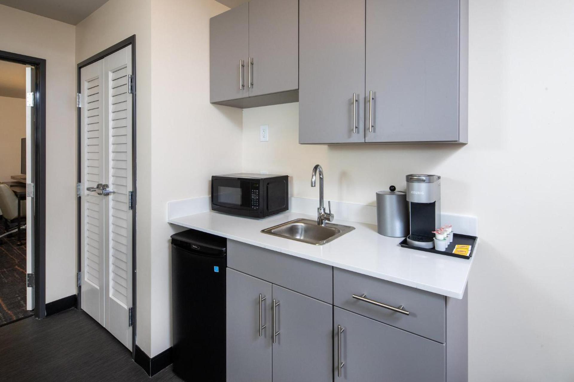 Holiday Inn & Suites Detroit - Troy by IHG photo 85