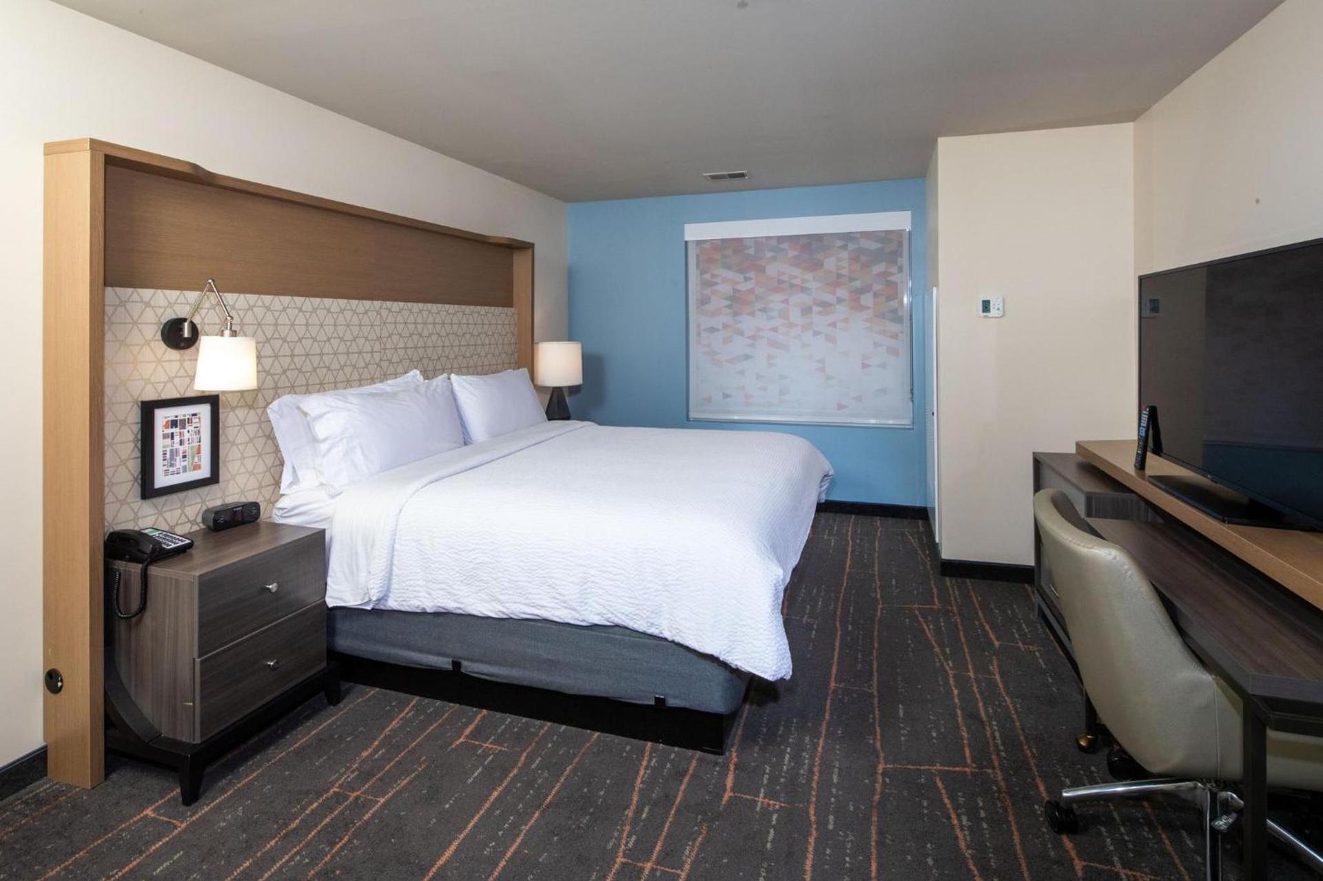 Holiday Inn & Suites Detroit - Troy by IHG photo 94