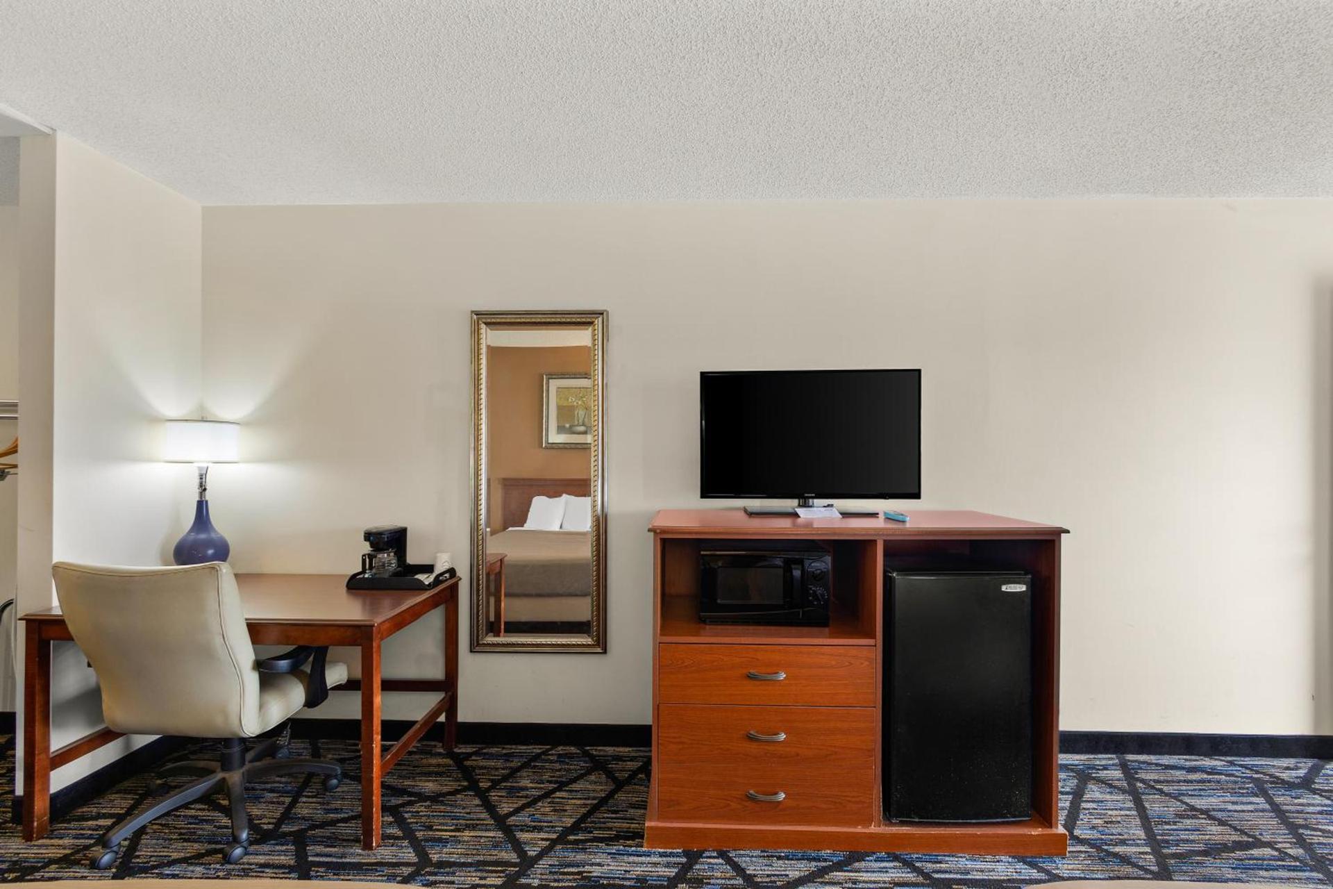 Americas Best Value Inn-Celina photo 2