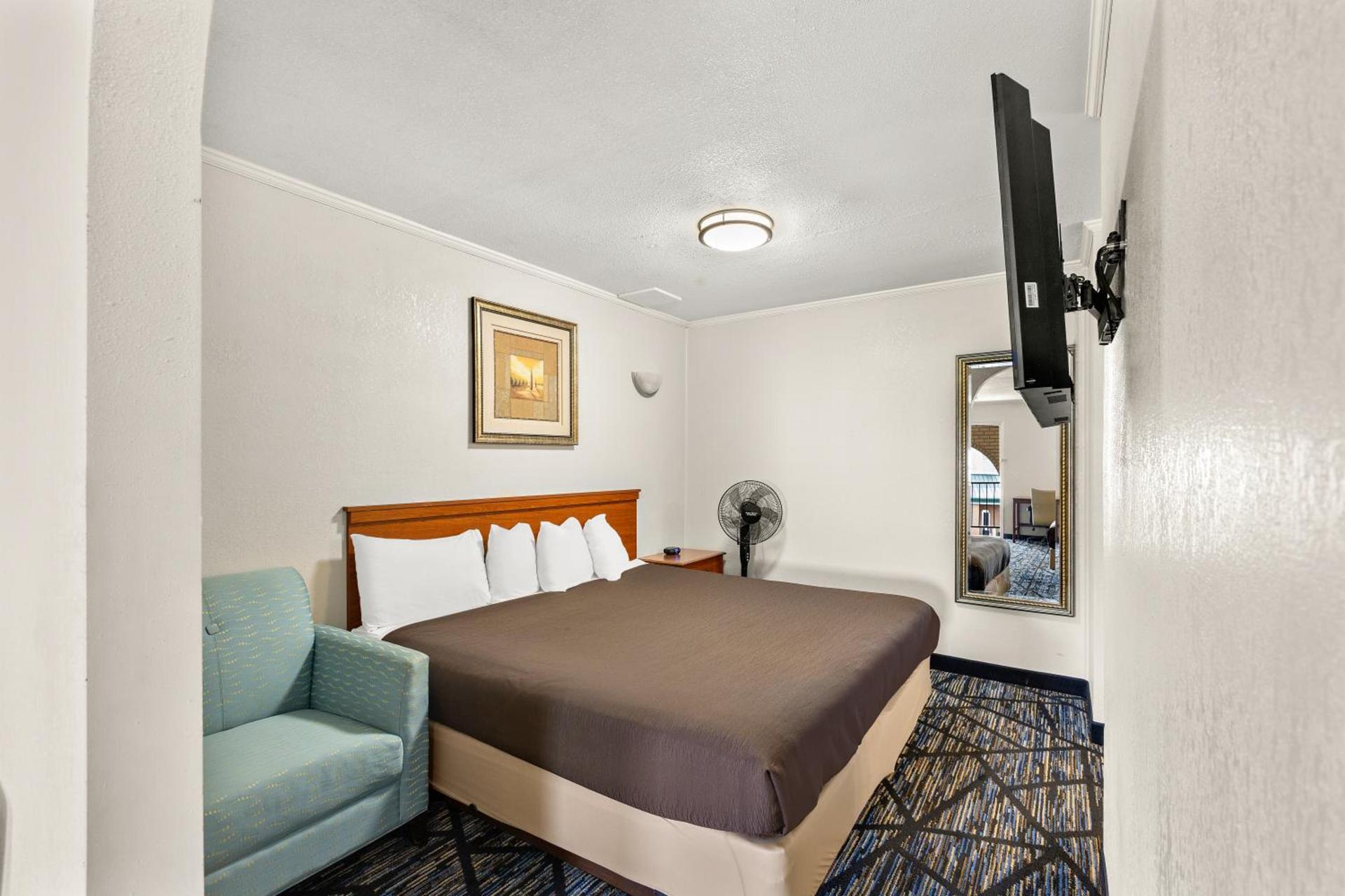 Americas Best Value Inn-Celina photo 11