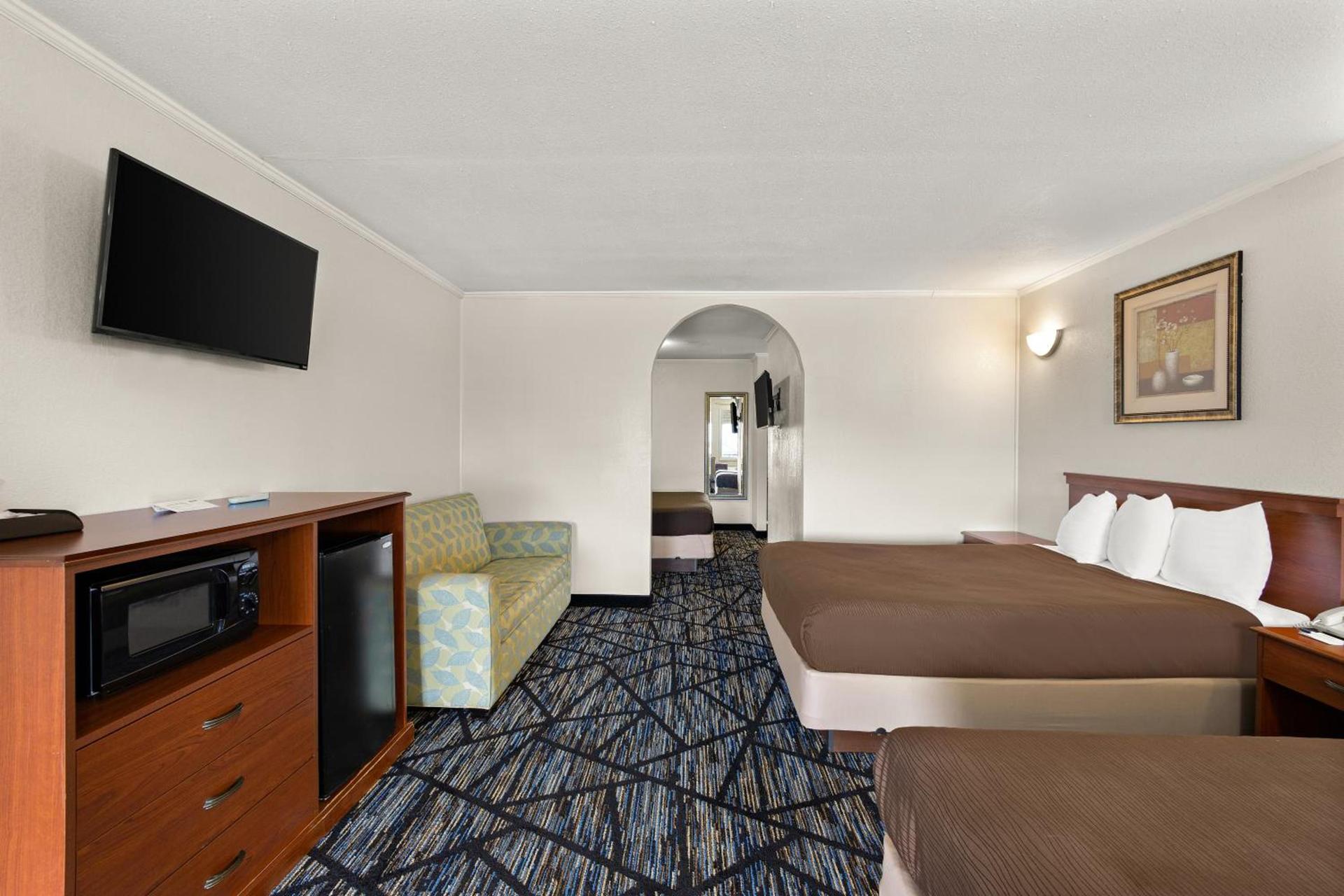 Americas Best Value Inn-Celina photo 10