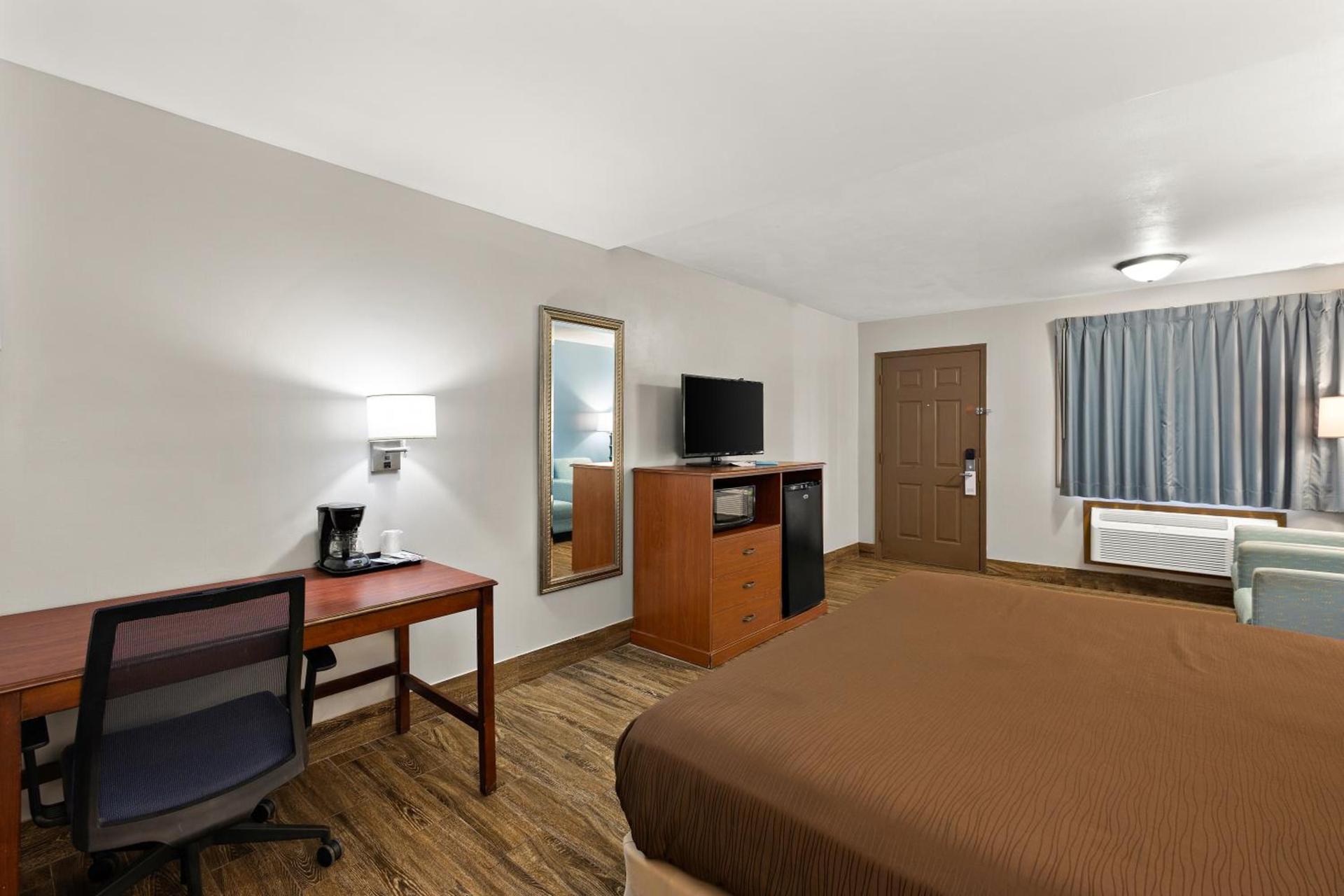 Americas Best Value Inn-Celina photo 23