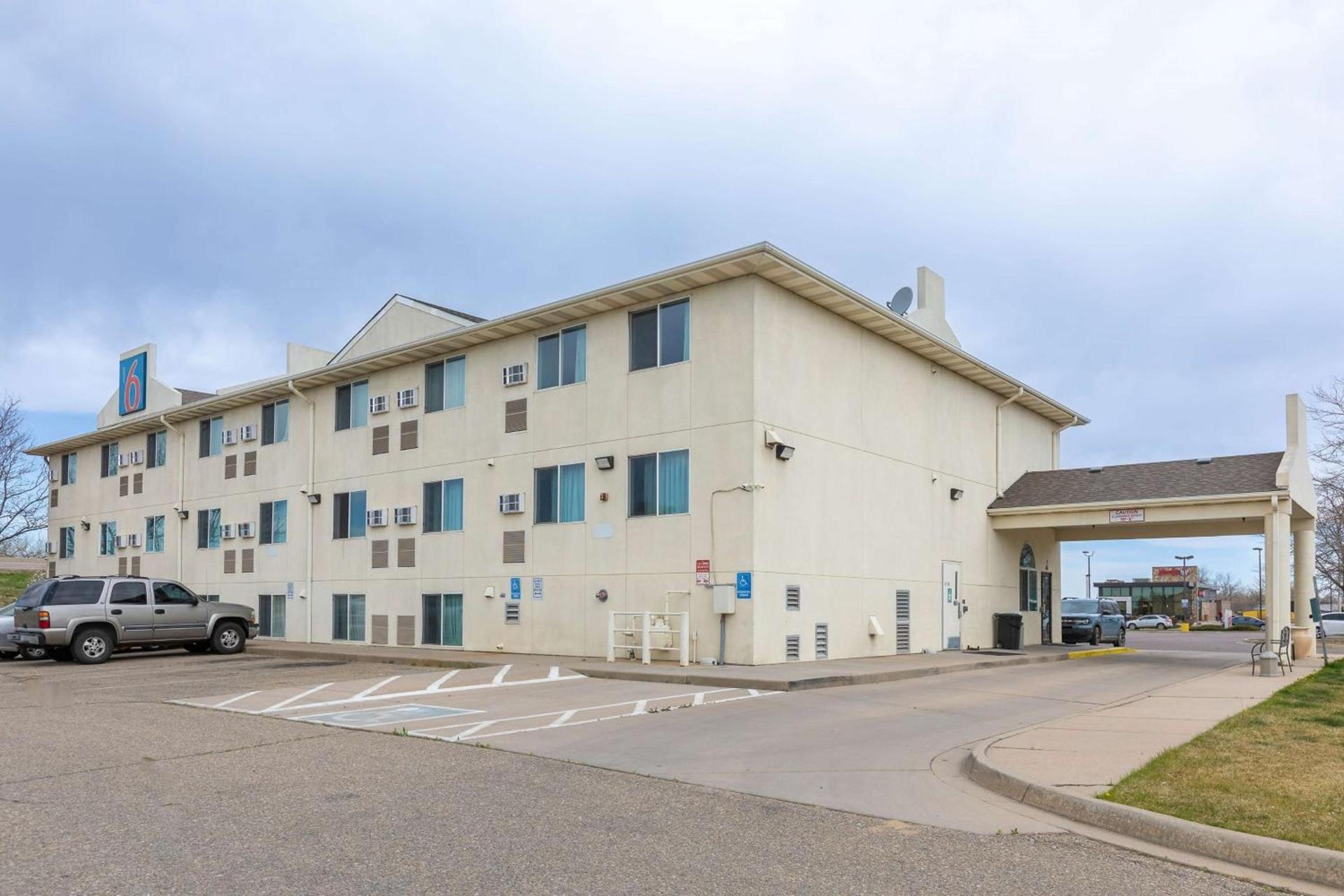 Motel 6-Fort Lupton, CO photo 2