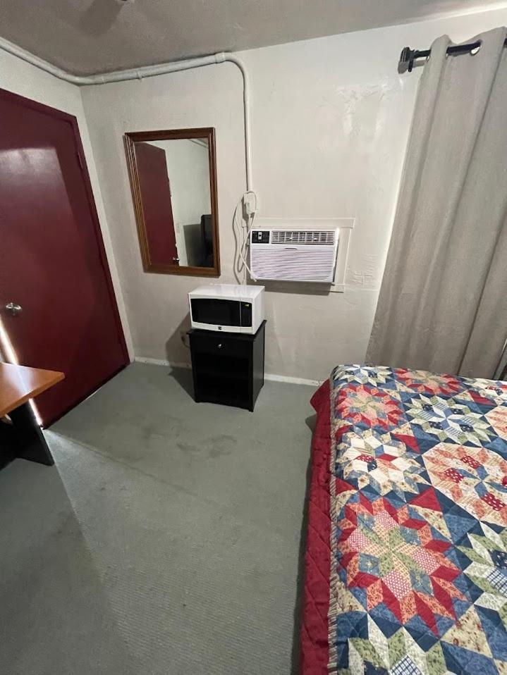 Royal A Motel photo 4