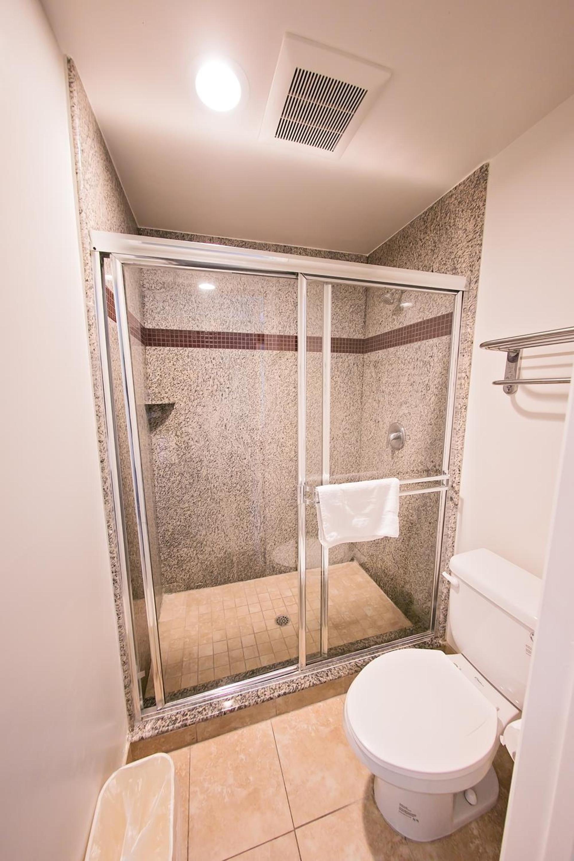 Rodeway Inn & Suites Bellflower photo 2