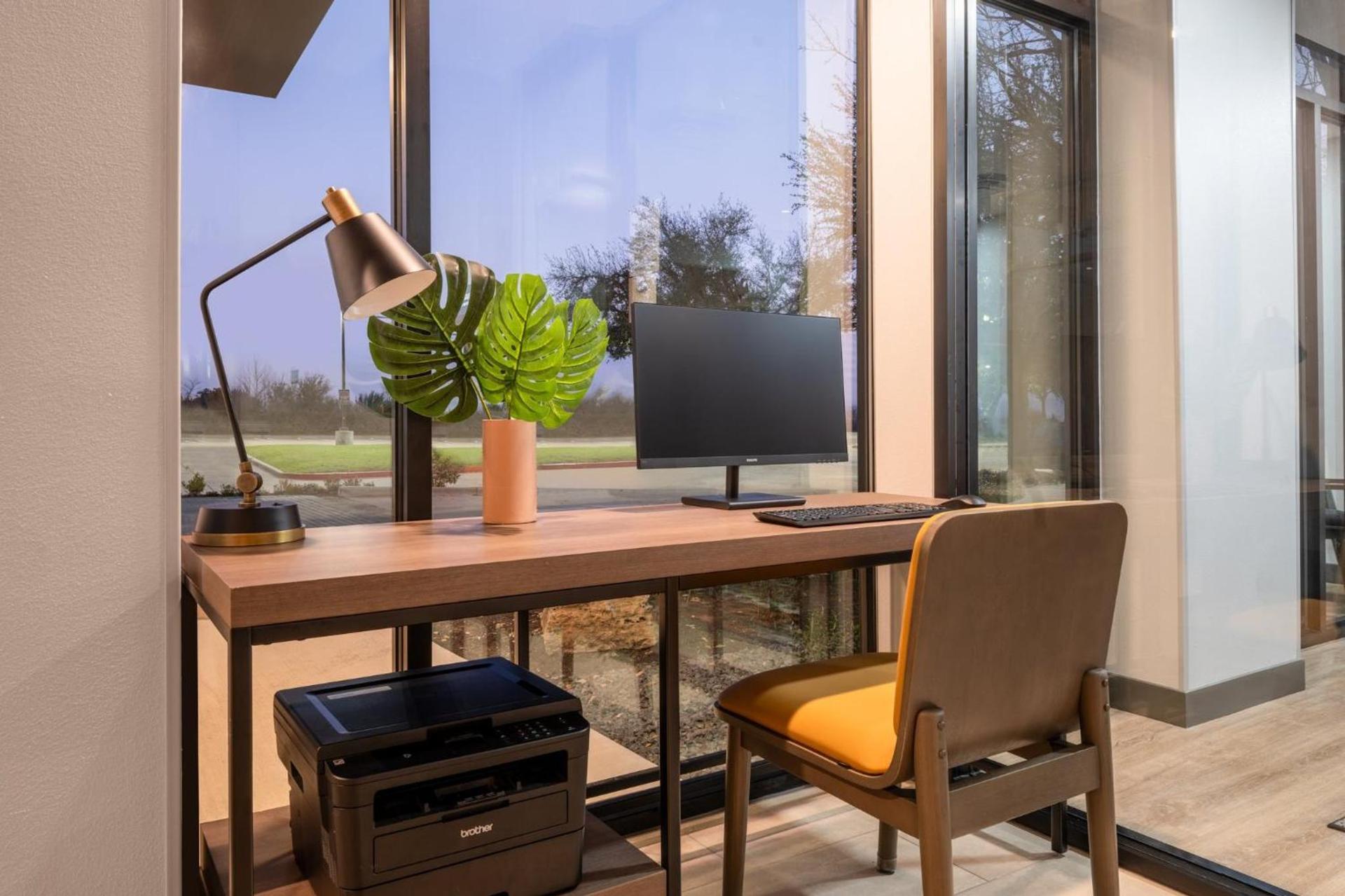 Atwell Suites Austin Airport by IHG photo 41