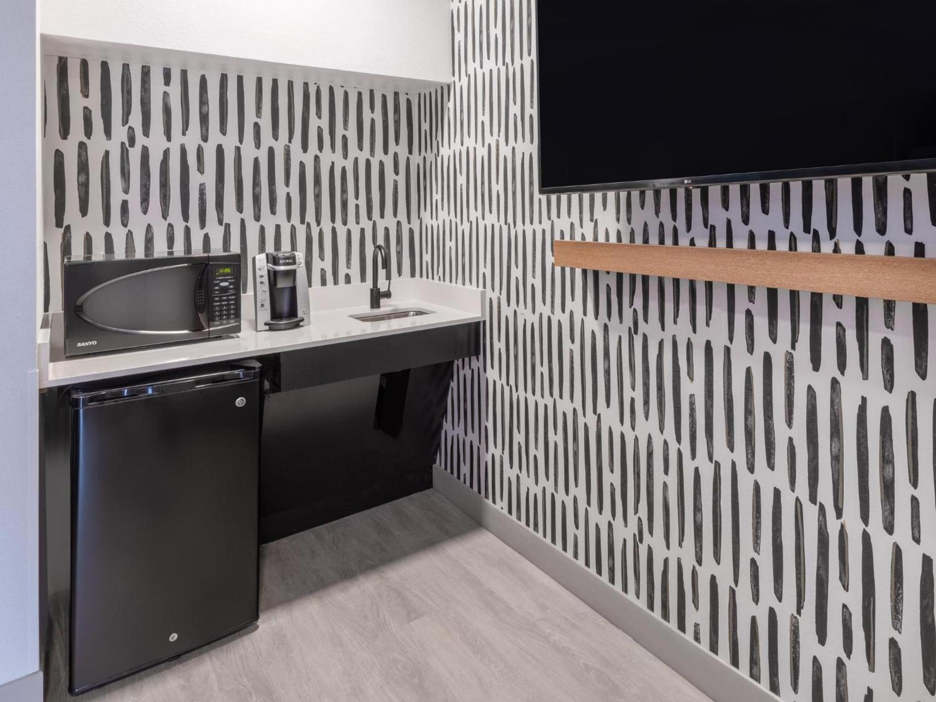 Atwell Suites Austin Airport by IHG photo 75